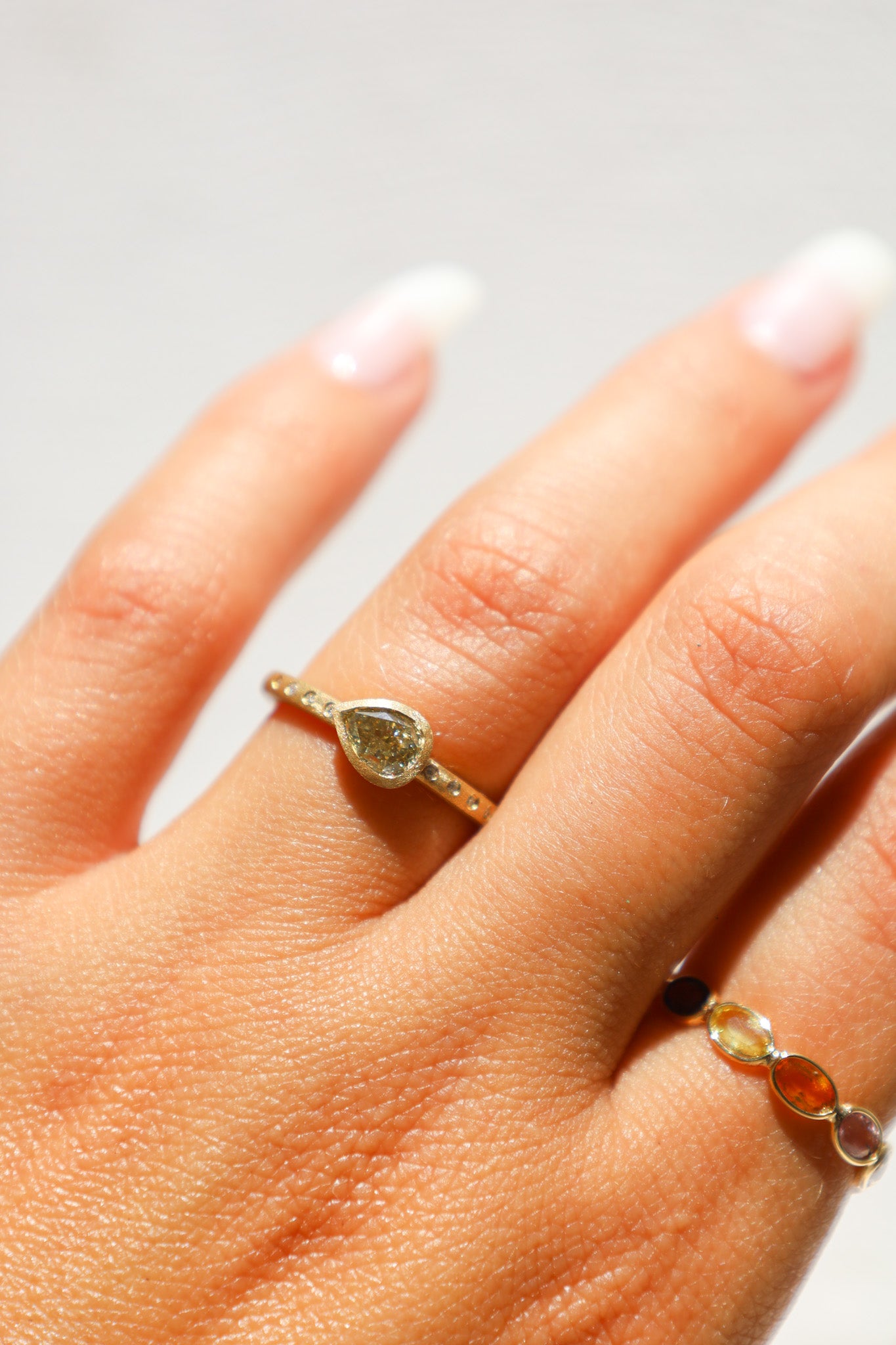 Fancy Yellowish Green Diamond Ring