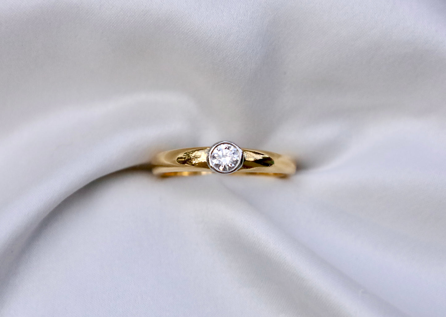 18K Two Tone Slim Bezel Set Diamond Ring