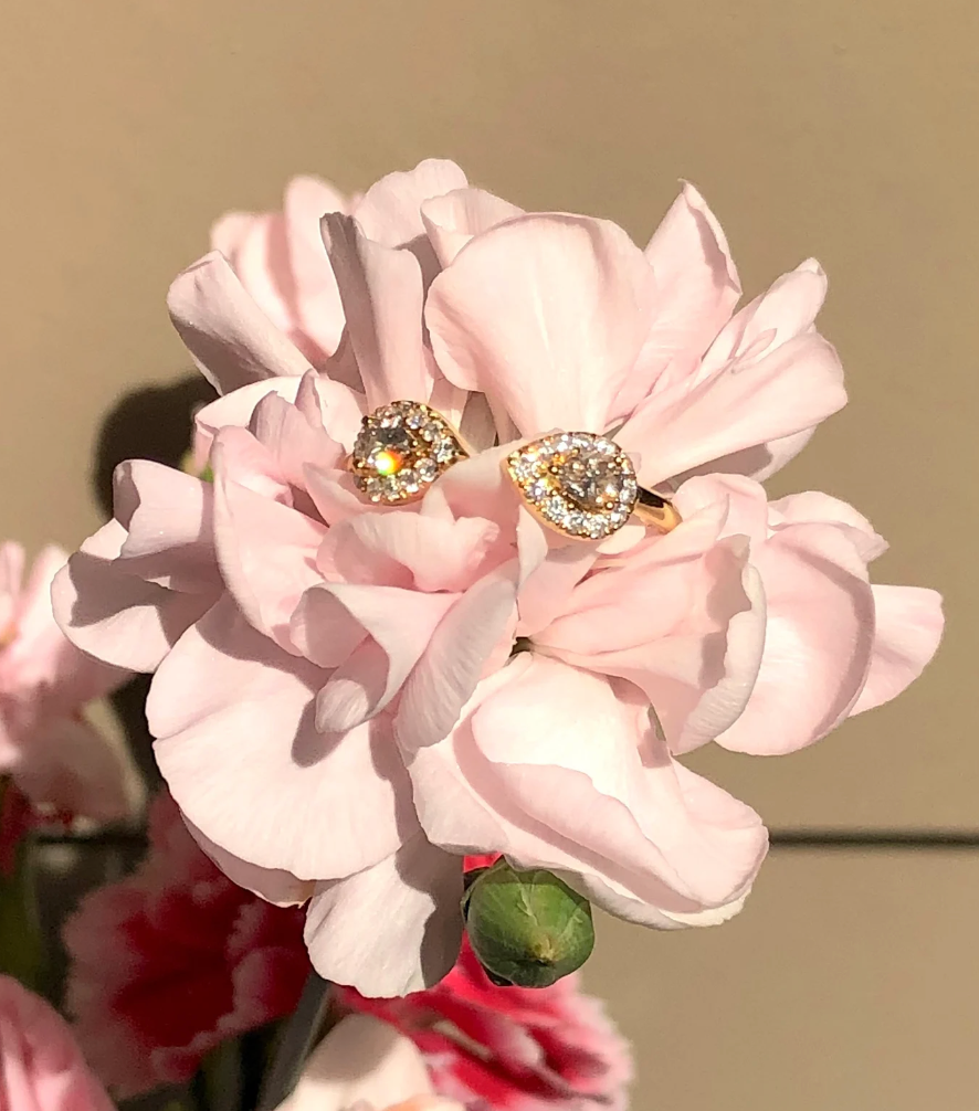 Open Design Pear Shape Natural Diamond Ring 18K